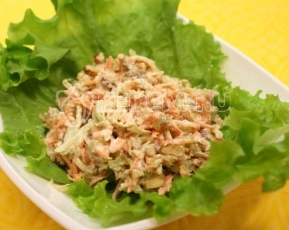Салат с редькой и грецкими орехами