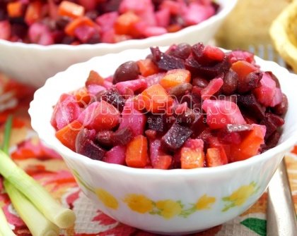 Простой и вкусный салат с фасолью