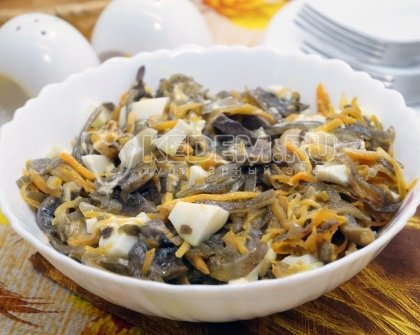 Салат из морской капусты с грибами