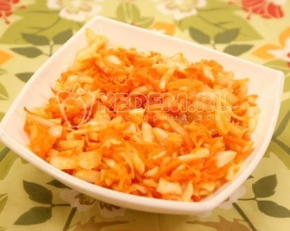 Салат из капусты с морковью и уксусом
