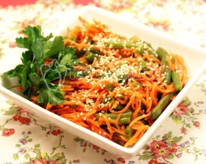 Салат со стручковой фасолью и морковью