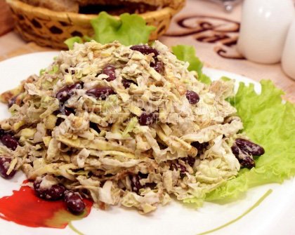 Салат из пекинской капусты с фасолью