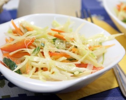 Овощной салат с капустой